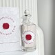 Original qualityPenhaligon's Elizabethan Rose, the most prominent position in the London Penhaligon's counter, packaging is also different from the brand's generic small bow tie, this one bottle is a lovely white veil, c