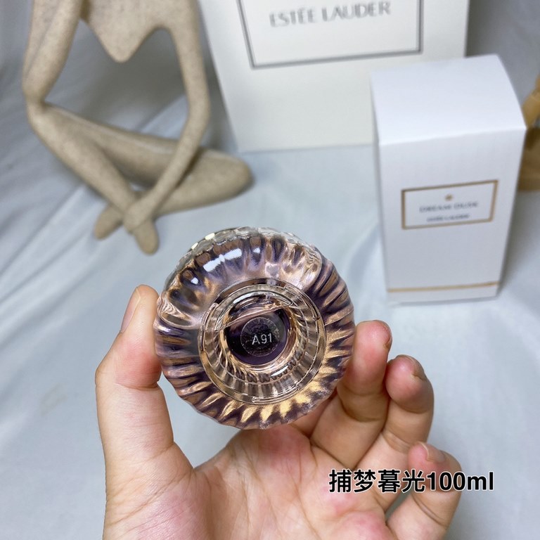 Original qualityCatch the Dream Twilight 100mlEstee Lauder 2021 New Light Note Collection PerfumeDreamcatcher Twilight is a stretching floral aquatic note that represents a high-level interpretation of softness. It is li