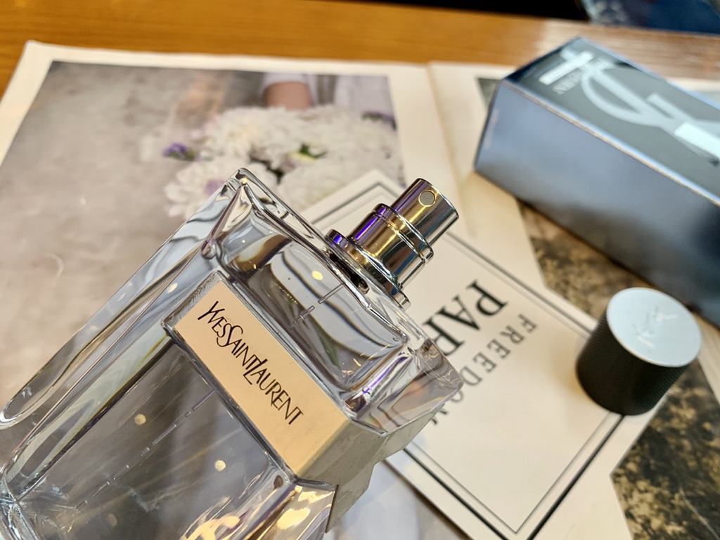 Original qualityFrance YSL Saint Laurent Y Perfume Yves Saint Laurent Y Men's EDT Eau de Toilette YSL launches a new men's fragrance Y (why). Y for Yves. Y for question. Y is for you.The fragrance is based on the contras