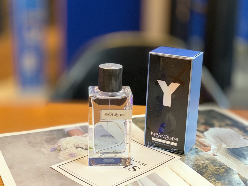 Original qualityFrance YSL Saint Laurent Y Perfume Yves Saint Laurent Y Men's EDT Eau de Toilette YSL launches a new men's fragrance Y (why). Y for Yves. Y for question. Y is for you.The fragrance is based on the contras