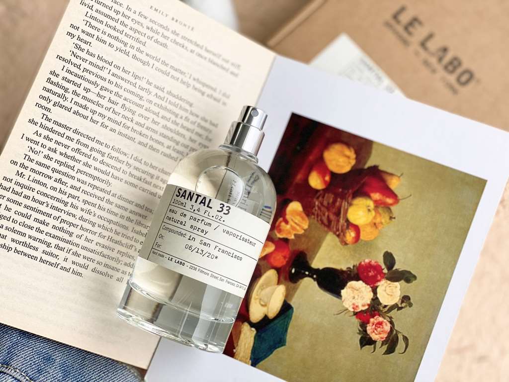 LE LABO No.33 Lelabo No.33 is a sandalwood fragrance that you will fall in love with at first smell.Notes Woody FuchsiaOdor Sandalwood Cedar Cardamom Violet Papyrus Leather Amber IrisAttributes UnisexThis is a very uniqu