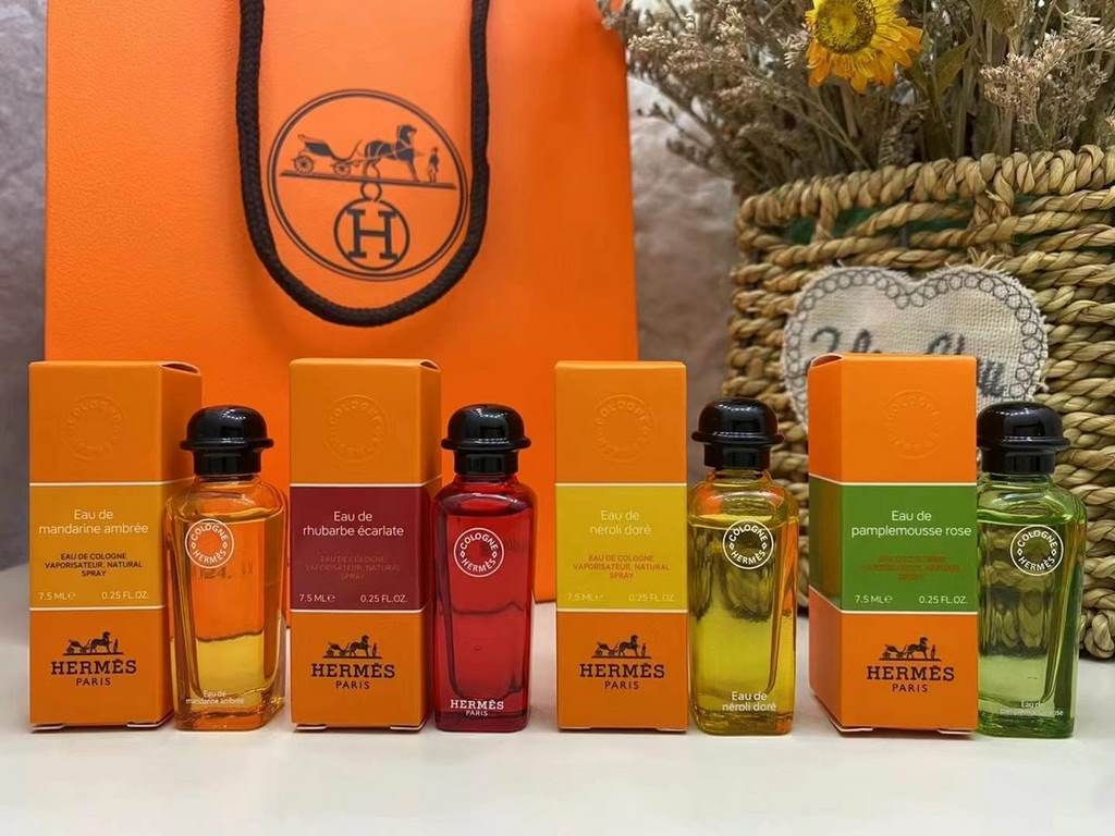 Original qualityHermes cologne sample 7.5ml! Flavors pink grapefruit, black citron cologne, blood rhubarb, golden orange blossom, blue narcissus, snow white gentian, orange green cologne, ambergris citrus.