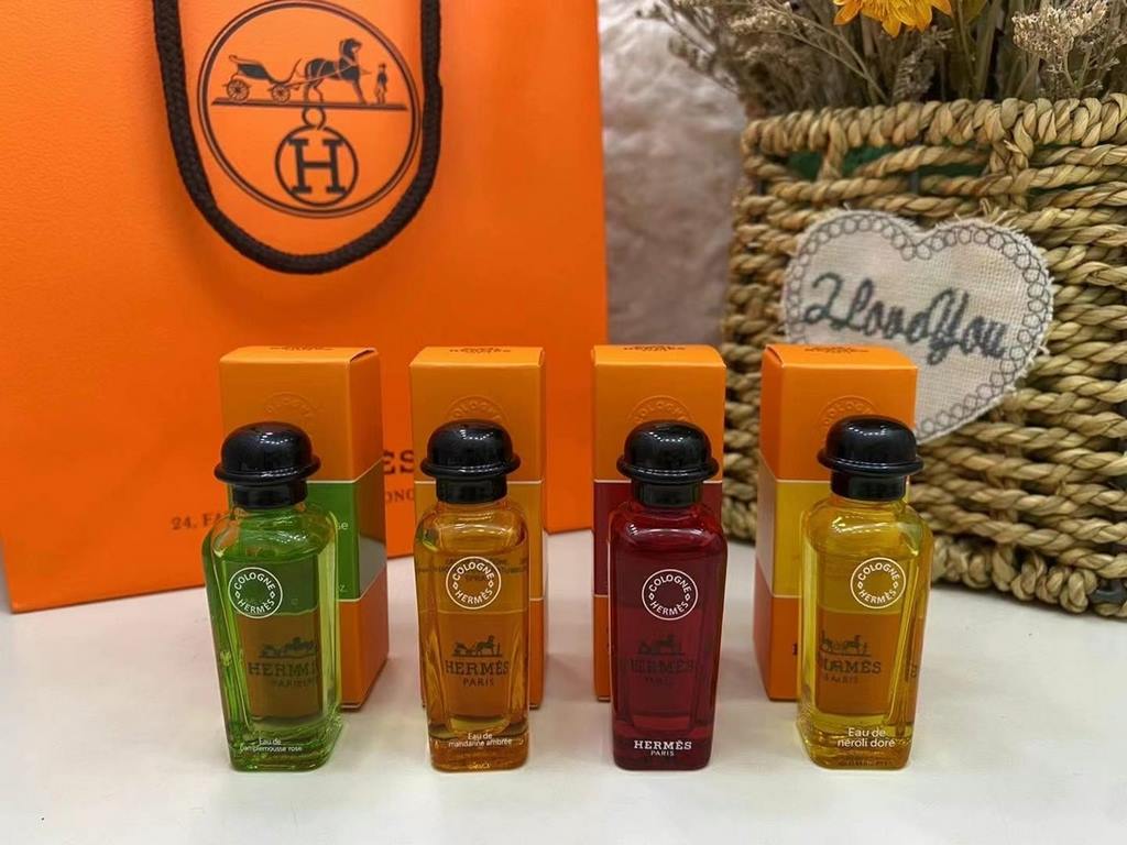 Original qualityHermes cologne sample 7.5ml! Flavors pink grapefruit, black citron cologne, blood rhubarb, golden orange blossom, blue narcissus, snow white gentian, orange green cologne, ambergris citrus.