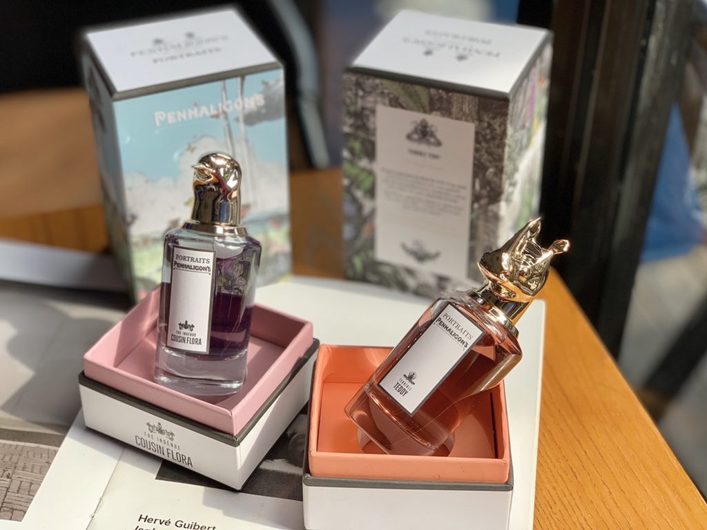 Original quality1 Penhaligon's Beast Head Rhino 75ml with counter tote bagWarm and dangerous leathery spiceTop note VanillaMysterious vanilla accompanied byshimmering pink pepperwith a touch of clarity.Middle note Leathe