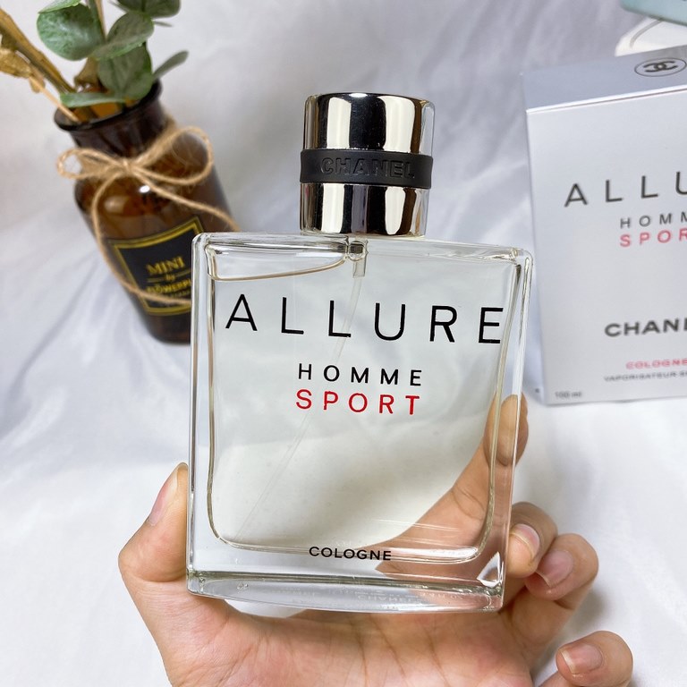 Chanel Glamour Sport EDT for Men 100ml (Colognes Plus)Top Notes Aldehydes Orange Tangerine Grapefruit Neroli Oil Bergamot Lemon LemonMiddle Note Spice Fir ElemiBase Notes Cedarwood Cedarwood Vetiver Musk Pepper