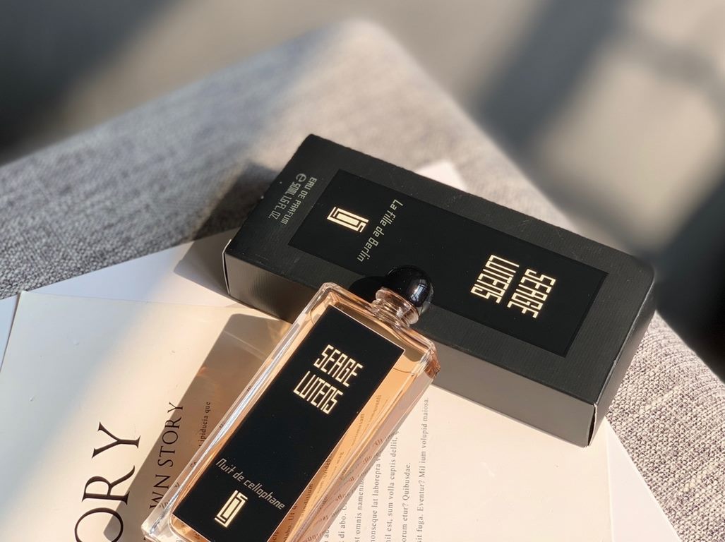 Original qualityserge lutens lutens1 August Night Laurel 50ml'sAttributes unisex fragranceFragrance oriental floral notesOdor Orange, Cinnamon, Jasmine, Green Leaf, Fruity, Carnation, Lily, Musk, Almond, Woody, Honey.2 B