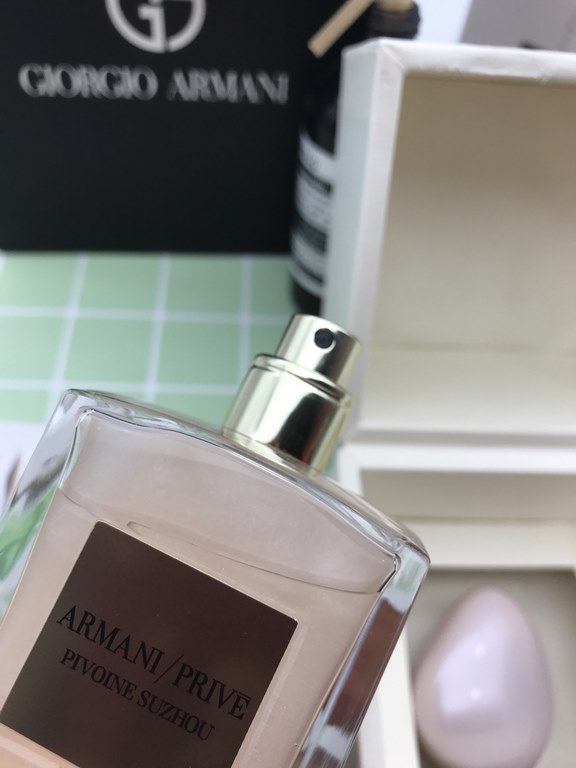 Armani Prive Perfume (My favorite)[Armani Armani Prive Noble Suzhou Peony Perfume Pink Quicksand Limited Edition]Fragrance notes floral sweet mossy notes.Top notes orange, pink pepper, raspberry.Middle notes rose, rose, 