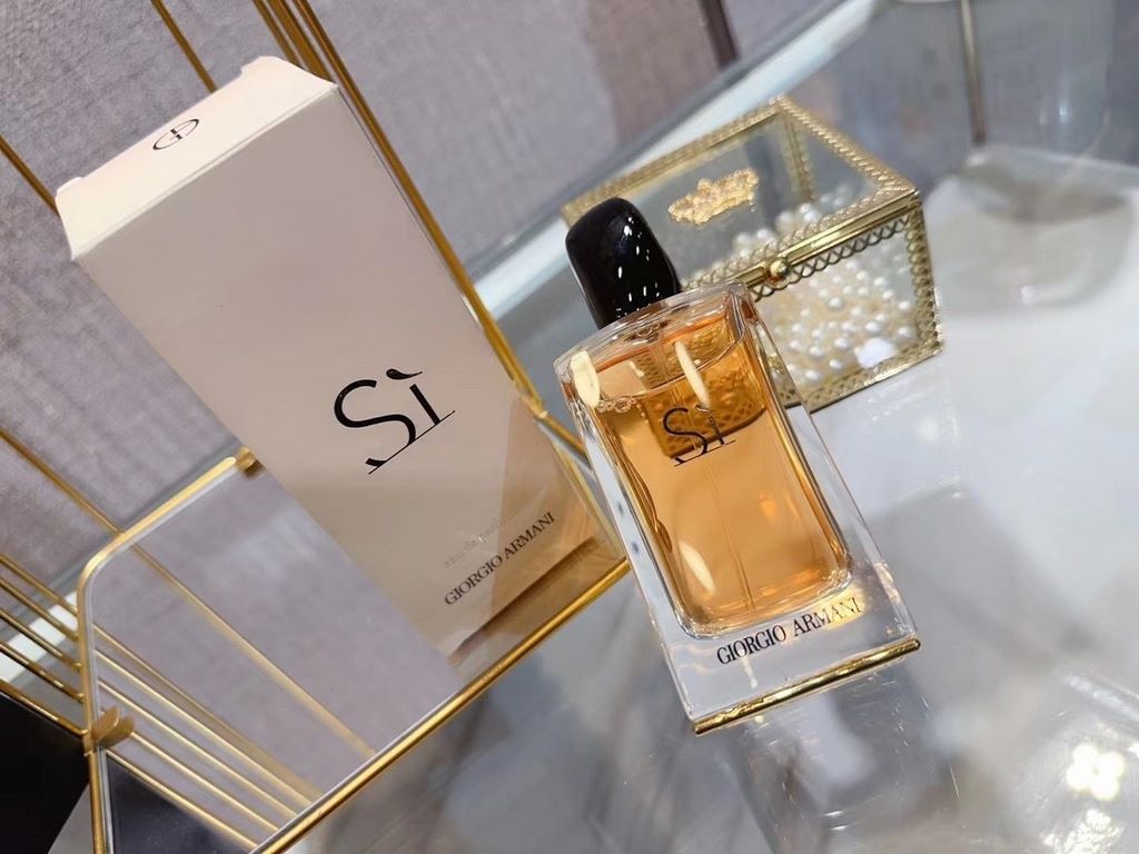 Original quality  Armani Classic si Beloved 100mlCate Blanchett's endorsement of si is not without reason.Elegant, tough, independent, the idea that Armani wants to convey through perfumewas unreservedly shown by her  fr