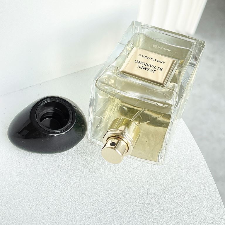 Original qualityArmani Jasmine armani prive ｜jasmin kusamonoIt's his favorite Japanese floral perfume.This scent has the smell of Kyoto in the morning.-It's a green leafy floral scent.The scent is a green leafy floral no