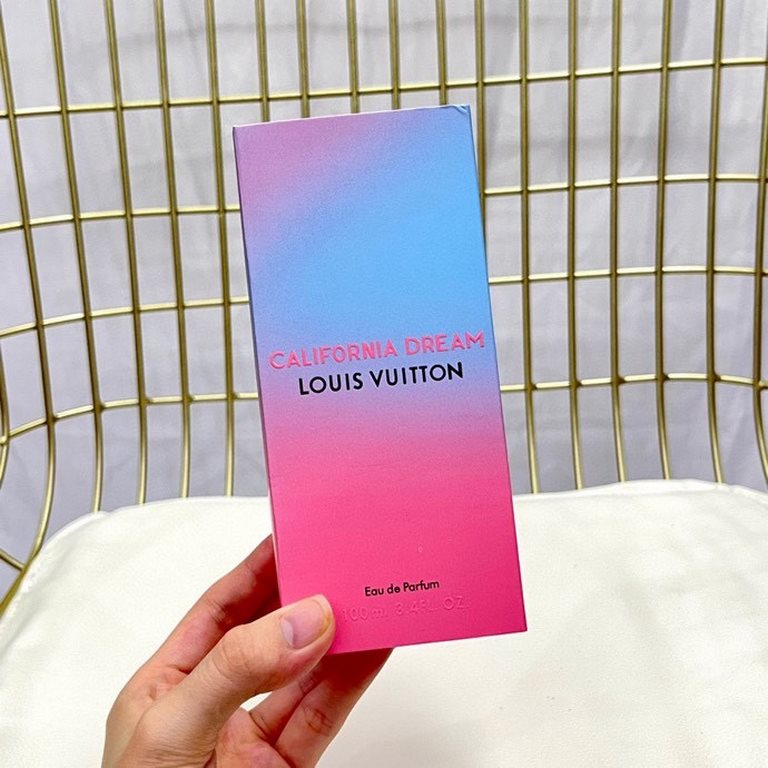 Original quality Pictures have been full of spot flavor to recognize the text! LV Perfume 100ml! Flavors transparent bottle rose peach, dark surge, peak, infinite, intoxication, dawn, rose in the wind, getaway, rely on, 