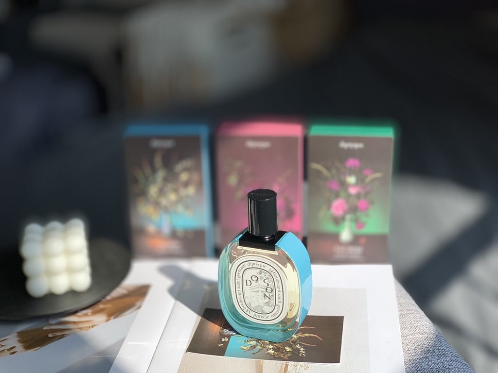 Original quality1 Limited Edition Toussaint Evening Primrose 1mlFragrance FloralTop notes Orange Blossom Rose IrisMiddle notes tuberose, pepperBase note Benzoin Musk2 Limited Edition Shadow in the Water 1mlFragrance Flor