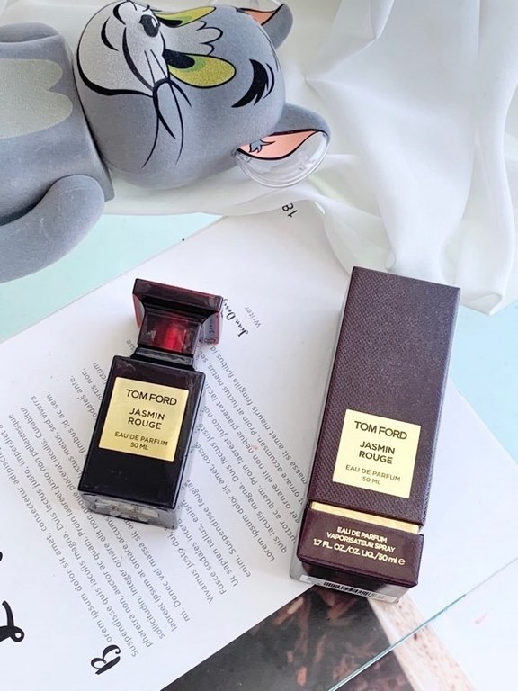 Original qualitytf rouge jasmine! Miss Gentle Sister rushes the duck!tom ford jasmin rouge rouge jasmine  50mlTop notes ginger, cardamom, cinnamon, bergamot, tangerine, pepperMiddle notes jasmine, neroli oil, ylang ylang