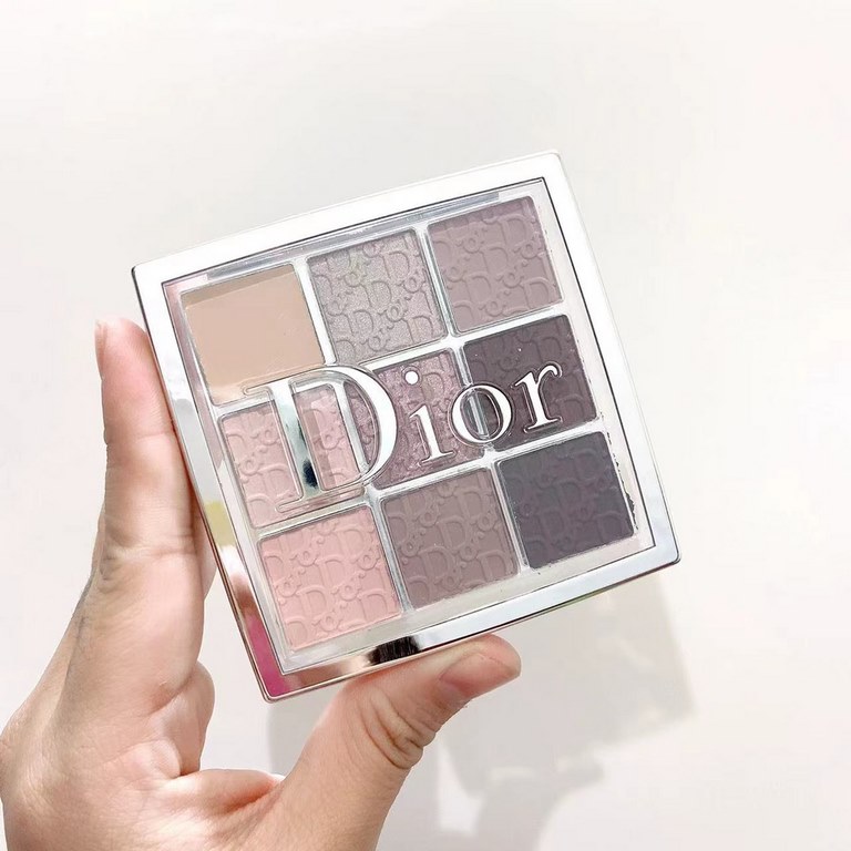 Original quality (Dior nine-color eyeshadow plate)   order to see the right 8 figure, mind careful to shoot   now available color 1 , the designer series includes nine different textures, corresponding to the professiona