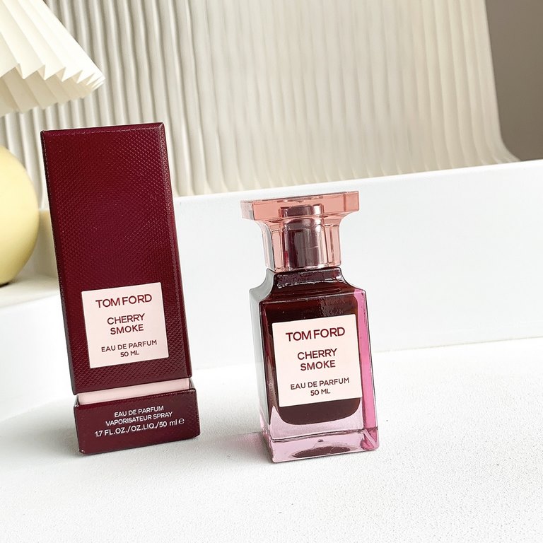 Original quality tf smoky cherry - dark cherry dazzling love perfume 50mlSmokey Cherry is the sister-in-law turned into a big sister.more mature and more charming.Her seduction is dangerous and irresistible.At the beginn