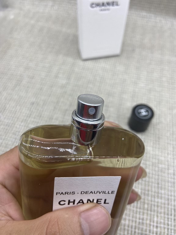 Chanel Paris-Douvier 100MLFragrance Notes SiphoneTop notes Basil, Orange, Lemon, Lime, Bitter Orange LeafMiddle Note Jasmine Rose, Green Leaf, Hetty's WarblerBase PatchouliAttributes Unisex