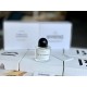 Original quality1Byredo Byredo Gypsy Water Wanderer's SongPacked in wooden box with magnetized capFragrance Woody FuchsiaTop notes bergamot, lemon, pepper, juniperMiddle notes incense, pine, orris root, amber, vanilla, s