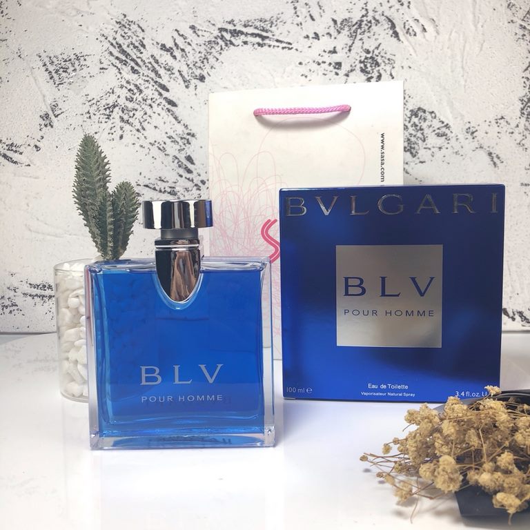 Original quality Counter Bvlgari  Bvlgari POUR HOMME Sapphire Blue Tea Treasure Blue men's perfume 100ml.The fragrance is woody and spicy.Top note cardamom, sandalwood.Middle note] juniper berries, ginger, gingerGreen le