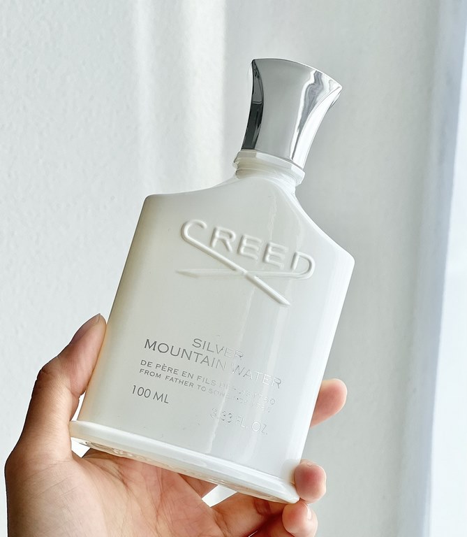 Original qualityAn infinitely repurchasable fine fragrance creed Silver Mountain SpringTop notes Bergamot, Blackcurrant, White Cedar, OrangeMiddle notes tea, ozoneBase notes sandalwood, muskAs soon as I heard the name fe