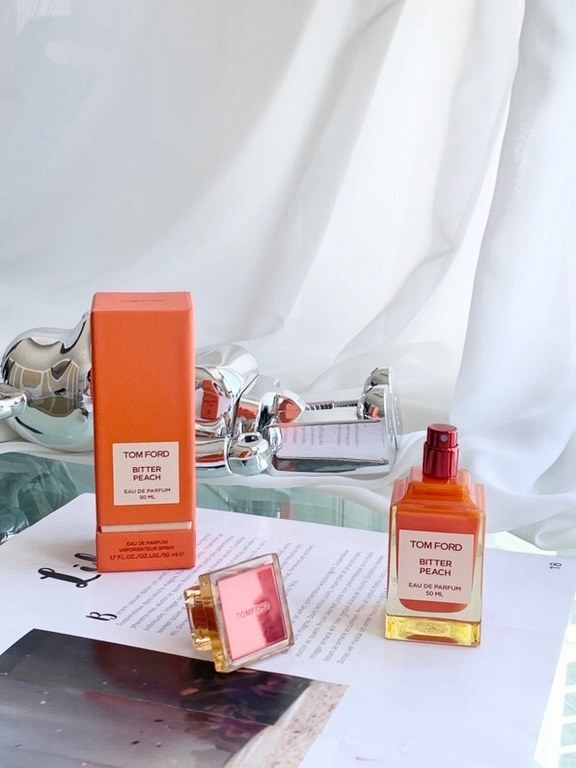 Original qualitytf tom ford, bitter peach 50mlLimited edition tf bitter peach bitter peach   new debut of the limited edition of bitter peach perfume just to hear the limited plus the value of the bottle, has exploded ..