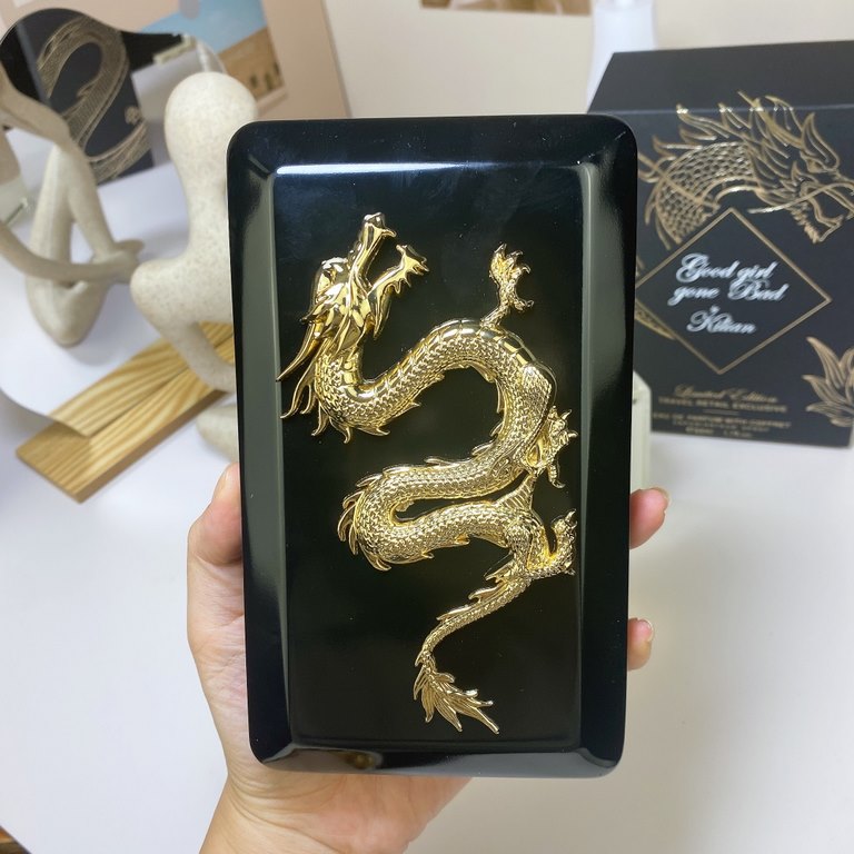 Original qualityClarion Perfume Counter Gift Set Golden Dragon Box 50ml! Scent good girl gone bad.