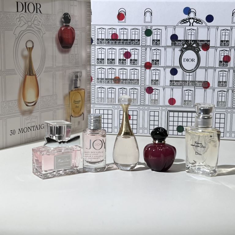 Original qualityDior Chateau perfume sample 5ml five-piece set of the United States version! Contains Sweetheart, Joy of Joy, True Me, Red Poison, Rhyme Light.