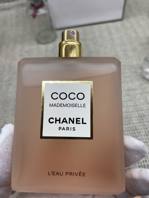 Chanel bliss coco scrub bottle 100mlFragrance Notes Woody OrientalTop notes Orange Lemon LemonMiddle Note Rose JasmineBase Note Patchouli, Soybean, Vanilla, Laudanum, MuskAttributes Women's FragrancePerfumer Olivier Polg