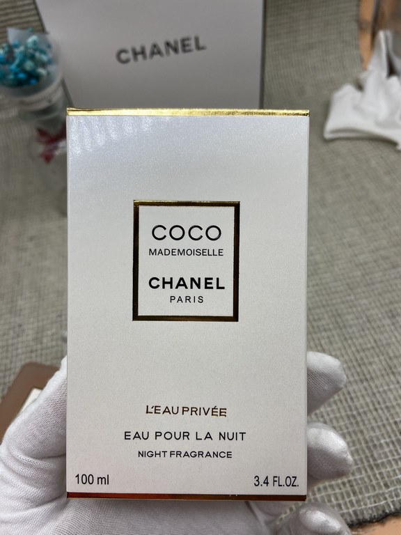 Chanel bliss coco scrub bottle 100mlFragrance Notes Woody OrientalTop notes Orange Lemon LemonMiddle Note Rose JasmineBase Note Patchouli, Soybean, Vanilla, Laudanum, MuskAttributes Women's FragrancePerfumer Olivier Polg