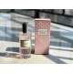 Gucci MéMOIRE D'UNE ODEUR Scent Memorytop notes chamomile, coral jasmineMiddle notes muskBase notes Vanilla, Cedarwood, SandalwoodVolume 100ml The vintage packaging alone makes it irresistible. Roman column-shaped green 