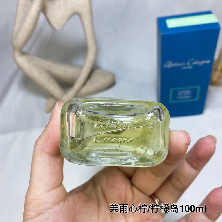 Original qualityOolong perfume for summer Lemon island Jasmine Rain Heart Lemon  Lemon Island 100mlLemon IslandThe online description is that this is a unisex fragrance.Top note is lemon; middle note is Indian jasmine; b