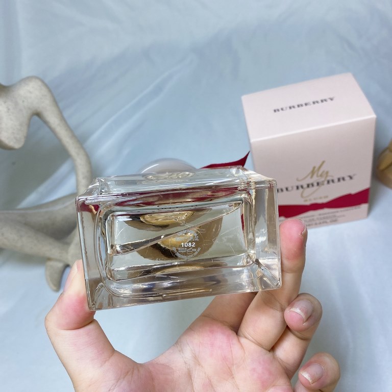 Burberry My Burberry Blush My Burberry 2020 Limited Edition Red Ribbon Flower Scarlet Intense Perfume 90mlFragrance FloralTop note Lemon PomegranateMiddle Note Rose, Apple, StorkBase Jasmine WisteriaAttributes Women's Fr