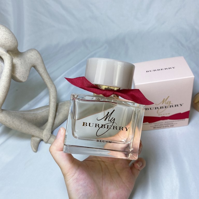 Burberry My Burberry Blush My Burberry 2020 Limited Edition Red Ribbon Flower Scarlet Intense Perfume 90mlFragrance FloralTop note Lemon PomegranateMiddle Note Rose, Apple, StorkBase Jasmine WisteriaAttributes Women's Fr