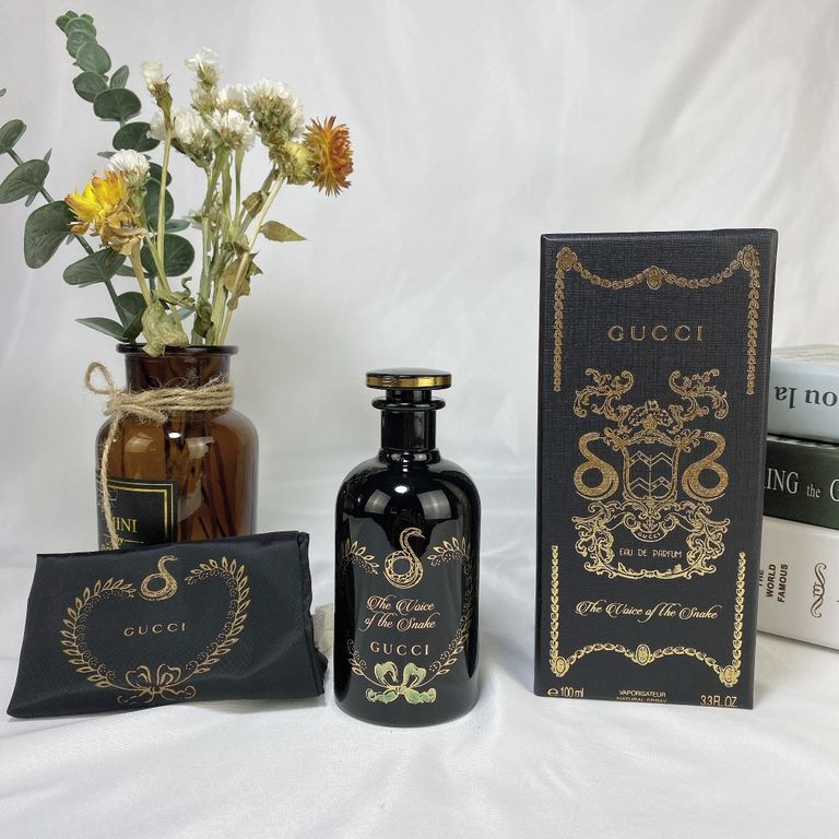 Original qualityGucci Gucci Ceramic Alchemist Garden Black Bottle Serpent's Voice The Voice of the Snake Serpent's Mystery Perfume 100ml with Counter HandbagThe mythical serpent, a symbol of knowledge and rebirth, roams 