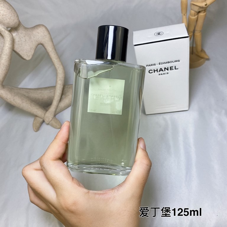 Original qualityCHANEL Eau de Toilette Edinburgh 125ml édimbourg,2021Fragrance Woody FuchsiaTop notes Lemon LimeMiddle Note Juniper BerryBase Cedar VetiverAttributes UnisexPerfumer Olivier PolgeTags woody aquatic fresh s