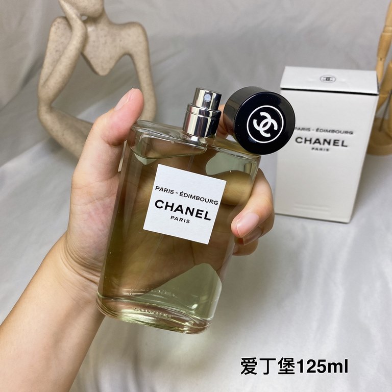 Original qualityCHANEL Eau de Toilette Edinburgh 125ml édimbourg,2021Fragrance Woody FuchsiaTop notes Lemon LimeMiddle Note Juniper BerryBase Cedar VetiverAttributes UnisexPerfumer Olivier PolgeTags woody aquatic fresh s