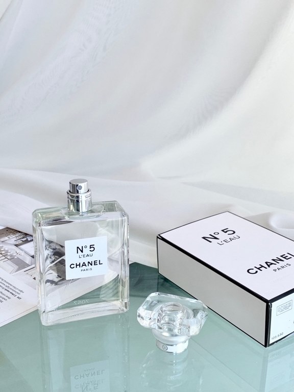 Original quality Chanel (chanel) white perfume n5 classic lasting fragrance Ms. Eau de Toilette No. 5 water 100mlFragrance notes acetaldehyde floral notes top notes Grasse orange blossom, acetaldehyde, perfume tree flowe