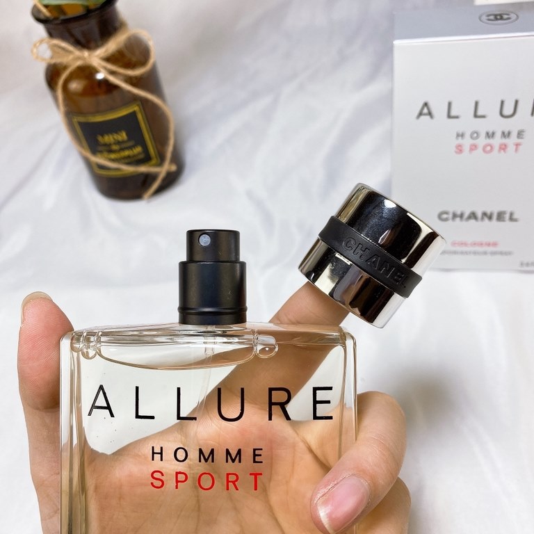 Original quality Chanel Glamour SportCologne Enhanced Eau de Toilette for Men 100mlTop Notes Aldehydes Orange Tangerine Grapefruit Neroli Oil Bergamot Lemon LemonMiddle Note Spice Fir ElemiBase notes Zerling bean Cedar V