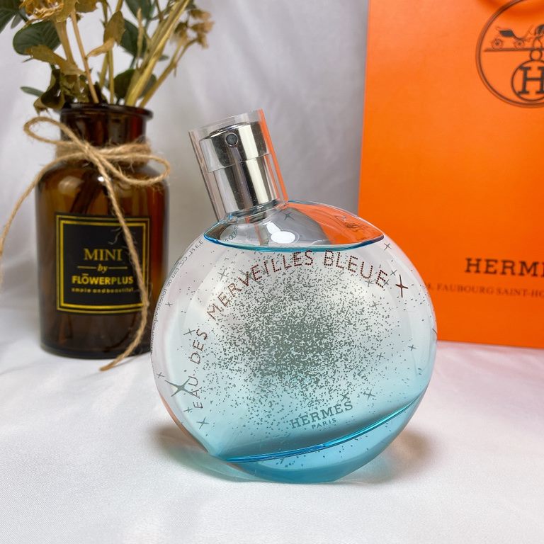 Original qualityHermes Hermes Blue Color Starlight Eau de Toilette for Women EDTFragrance Woody marine notesTop notes bitter orange, Italian lemonMiddle note Indonesian pepper, pink pepperBase notes amber, oakmoss, cedar