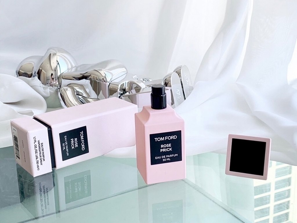 Original qualitytomford tf tomford new limited edition pink rose prick thorn rose perfume丨50mlAlways give people a high cold gorgeous sense of tf with a soft light pink, more than a restrained sense of loveliness, froste