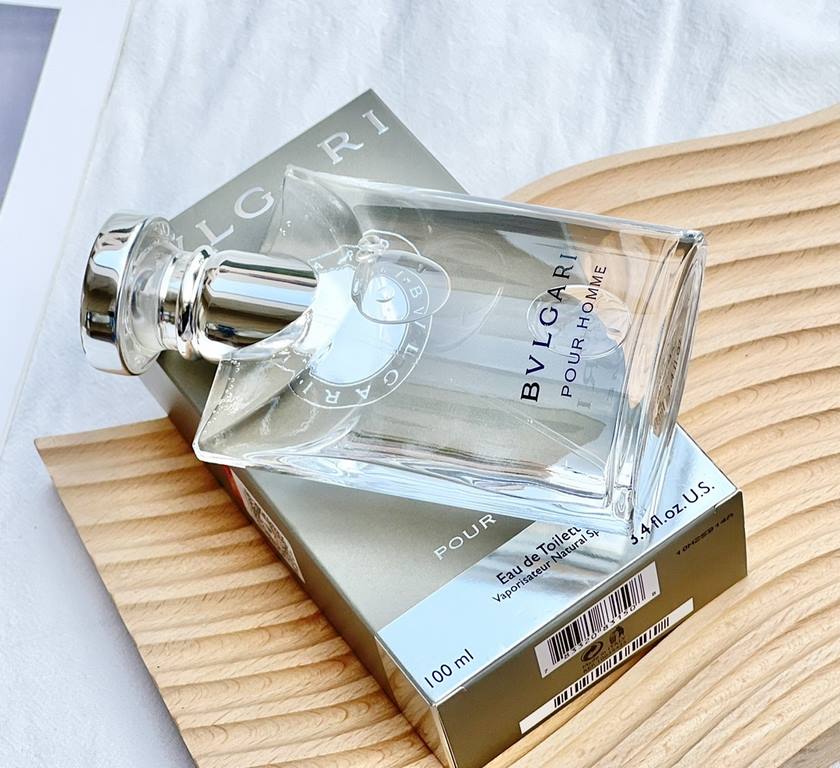 Original qualityBoyfriend Fragrance   Bvlgari Darjeeling Tea Unisex perfume for both men and women  extreme simplicity and atmosphere of the transparent bottle texture of the details also do not let go of the gentle suns