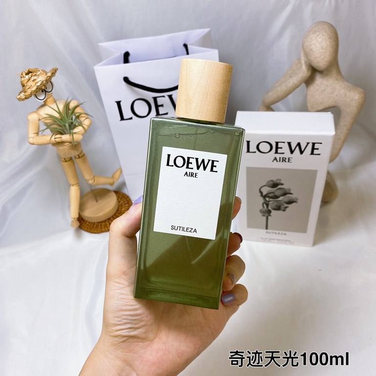 Original quality(Loewe Miracle Skylight Eau de Toilette for Women 100ml)  )LOEWE AIRE SUTILEZAThe most captivating and subtly sensual interpretation of floral notes from the Madrid Skylight collection.This floral, fresh 