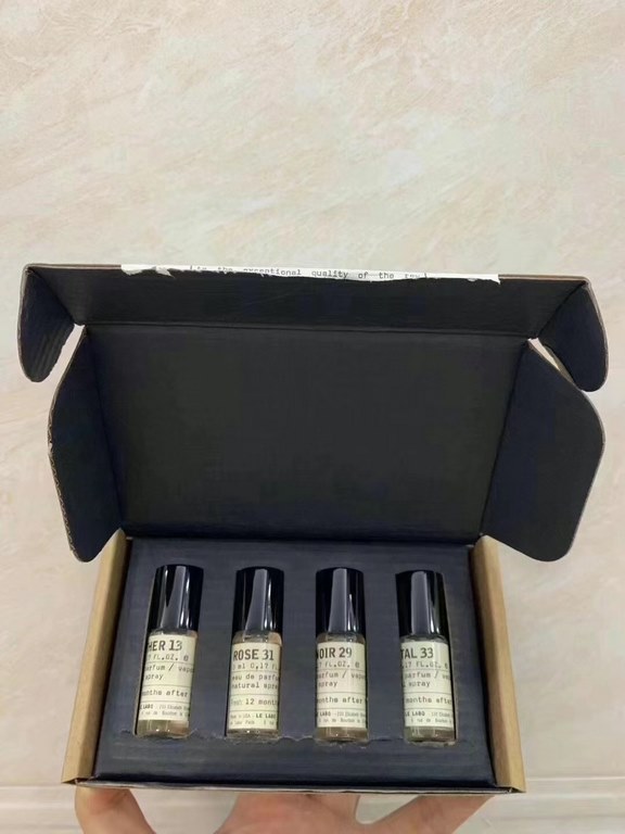 Original quality three-piece setOriginal quality four-piece setOriginal quality 5-piece setLaboratory Perfume Medium Sample 3ml Set of 3Laboratory Perfume Sample 5ml Set of 4Laboratory Perfume Sample 3ml Set of 4Laborato