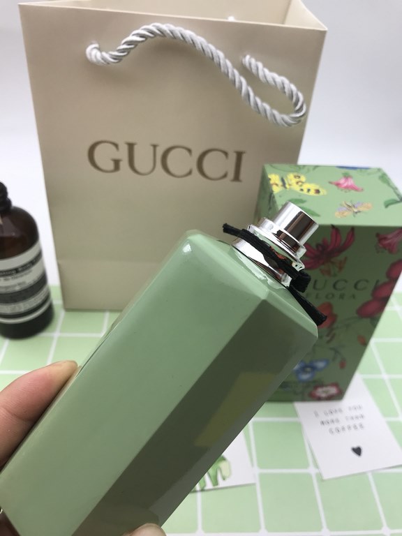 Name Gucci Avocado GreenTop note Watermelon, Lemon, PearMiddle Note：Gardenia Eggplant LotusBase notes Atlantic cedar, sandalwood, muskgucci's avocado perfume, is also the dance of flowers gardenia series of ~ ~ before in