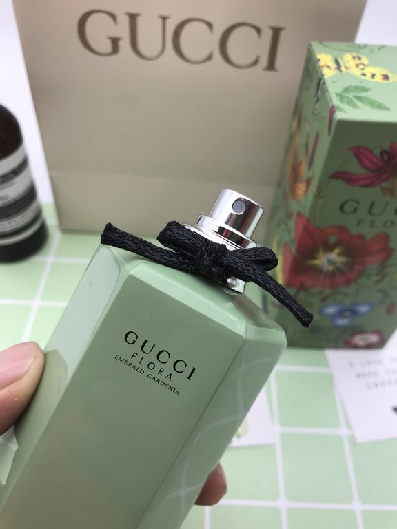 Name Gucci Avocado GreenTop note Watermelon, Lemon, PearMiddle Note：Gardenia Eggplant LotusBase notes Atlantic cedar, sandalwood, muskgucci's avocado perfume, is also the dance of flowers gardenia series of ~ ~ before in