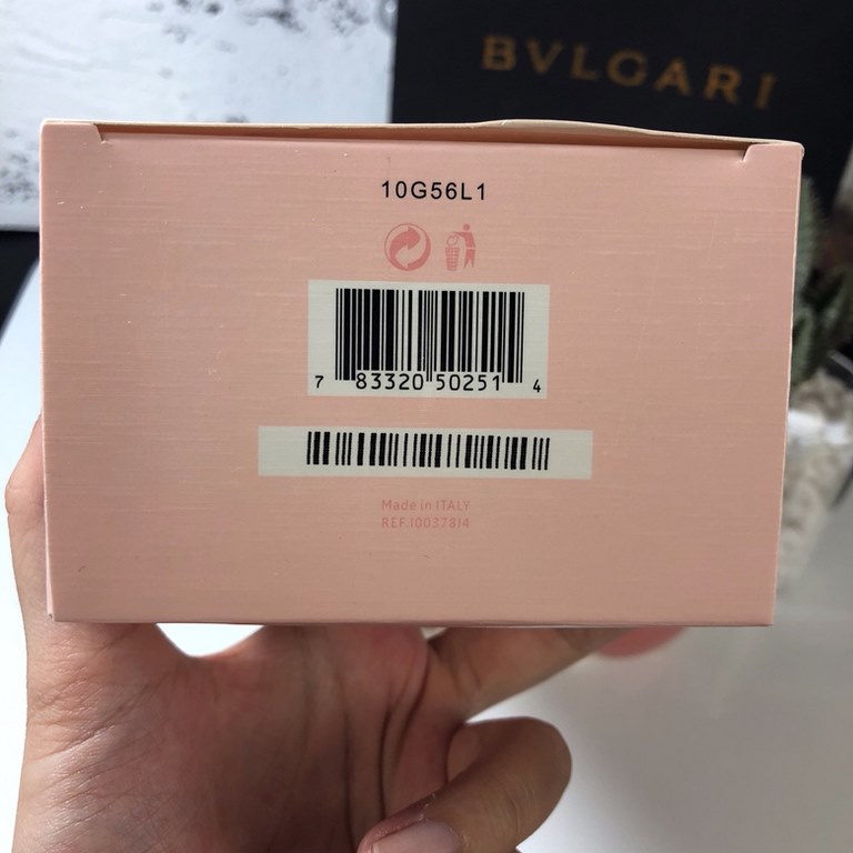 Original qualityBulgari ROSE GOLDEA Golden Goddess Perfume 90mlFragrance FloralTop notes pomegranate, rose, muskMiddle note Damask rose essence, jasmine essenceBase musk, sandalwood frankincense, smoky balsam