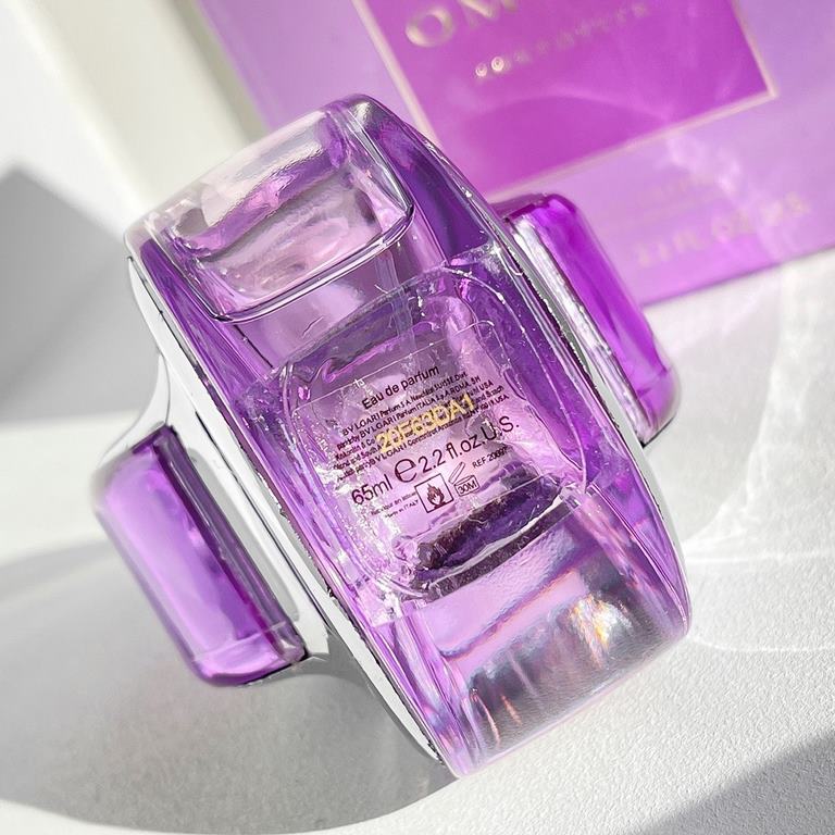 Original qualityBulgari Amethyst Perfume 65 ml! Understated eleganceWhen you meet the right oneYou'll suddenly realize somethingLife can be so beautiful.Your summer dream---Bvlgari Amethyst Perfume.  Noble and elegant ir