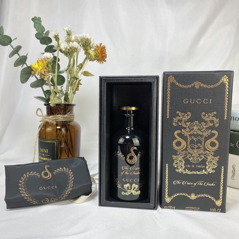 Original qualityCounter gucci gucci ceramic alchemist garden black bottle the voice of the snake the voice of the snake mystery perfume 100mlThe mythical snake, a symbol of knowledge and rebirth, roams everywhere in the 