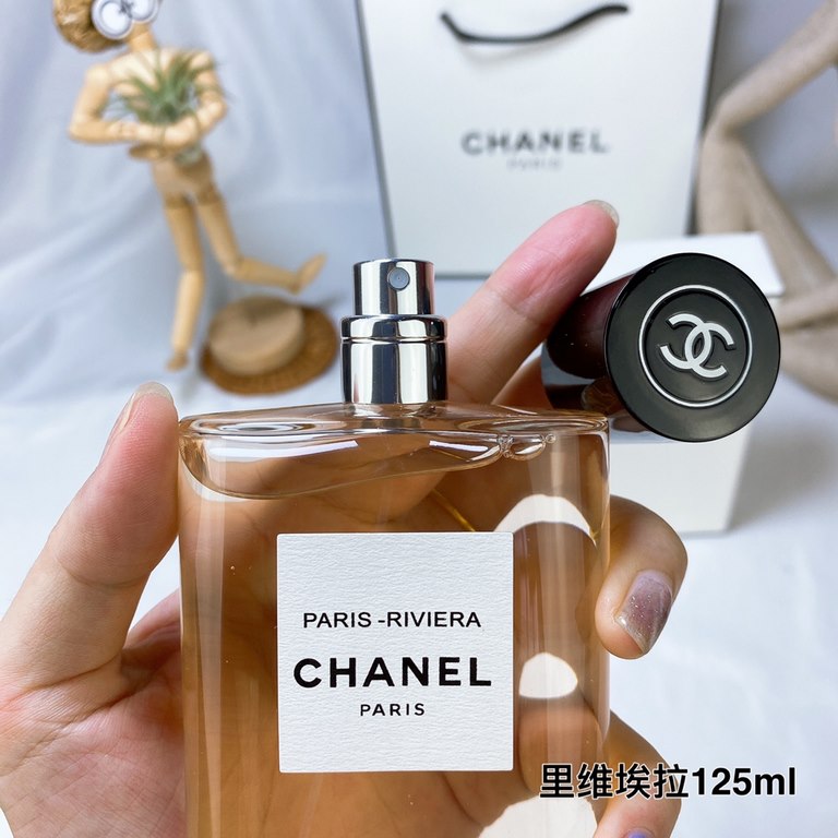 Original qualityChanelChanel Paris Water New Paris Riviera Perfume 125ml.For 2019 this collection has launched a limited edition Paris Riviera.The smell of Paris Riviera is very light and breezy, very much in the mood to