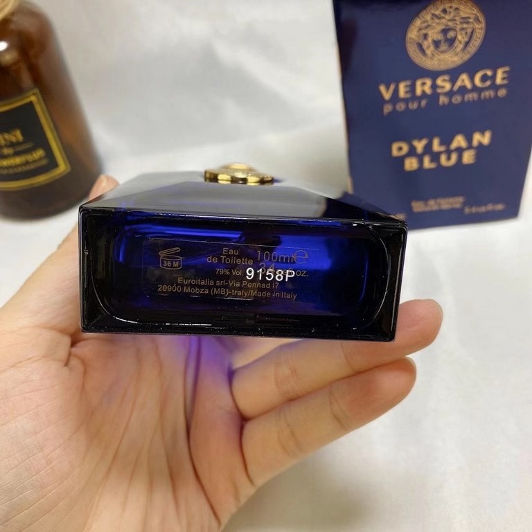 Original quality Counter version of Versace  Versace Neptune Men's flirty fall and winter EDT Eau de Toilette 100mlTop note watery lemon grapefruit fig leafMiddle note violet leaf papyrus patchouli pepper ambergris ether