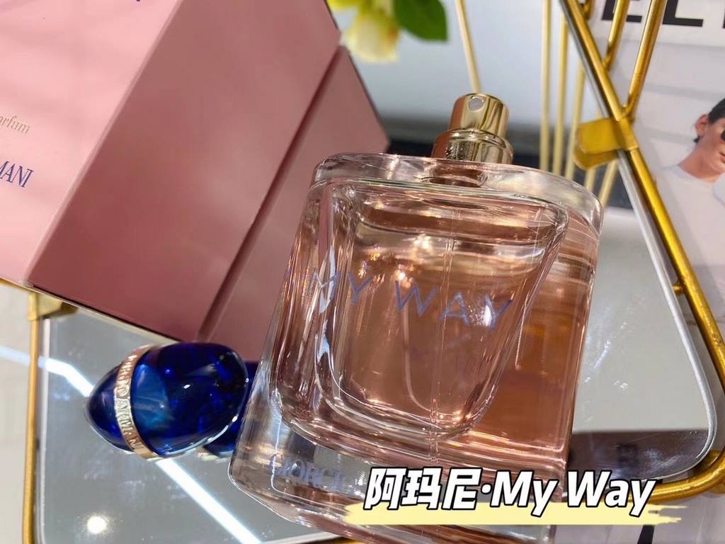 Original quality  my way perfume by ArmaniAccustomed to being bound by the normalization of life, more and more can feel the rare breakthrough.Rather than being entangled in trivialities, it is more hard-won to look outw