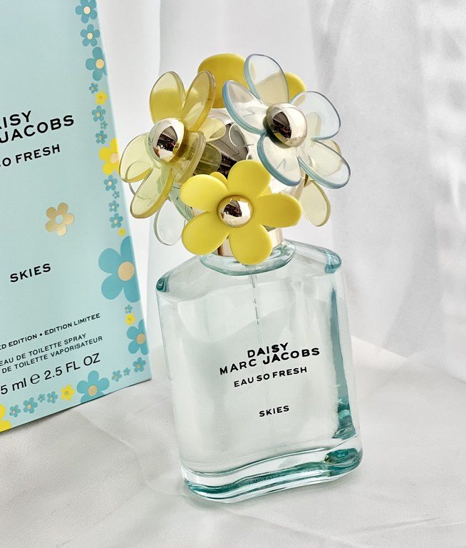 criticizeMarc Mauger Sky Flower Daisy Eau de Toilette for Women 75ml  As if strolling through the garden in the afternoon with a soothing and elegant round dance in your ears, the spring breeze is very pleasant.Top note 